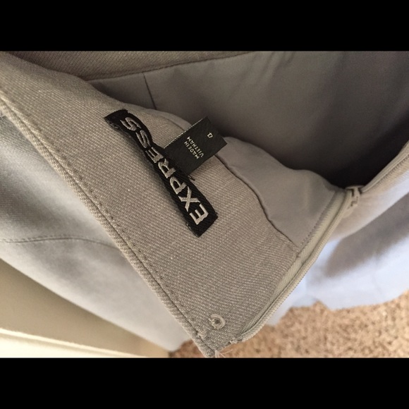 Express pencil skirt in light grey - Picture 3 of 4